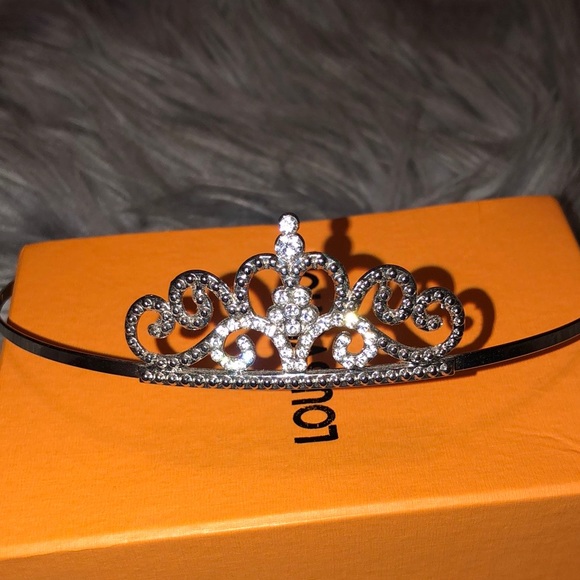 Crown - Picture 3 of 3